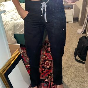 FIGS black Kade tall cargo scrub pants in size XS